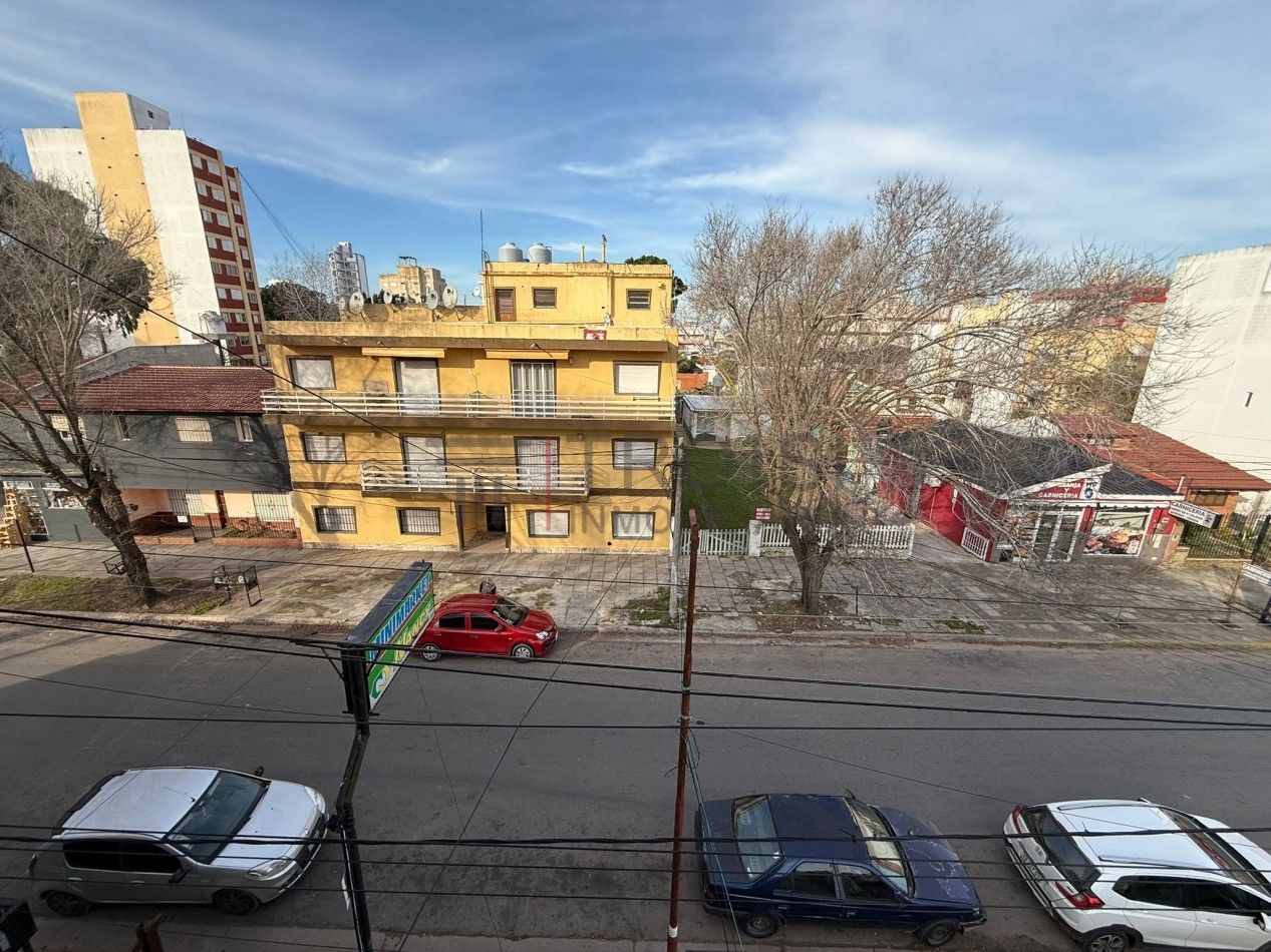 V8 - Depto. 2 ambientes - Calle 4 e/ 34 y 35