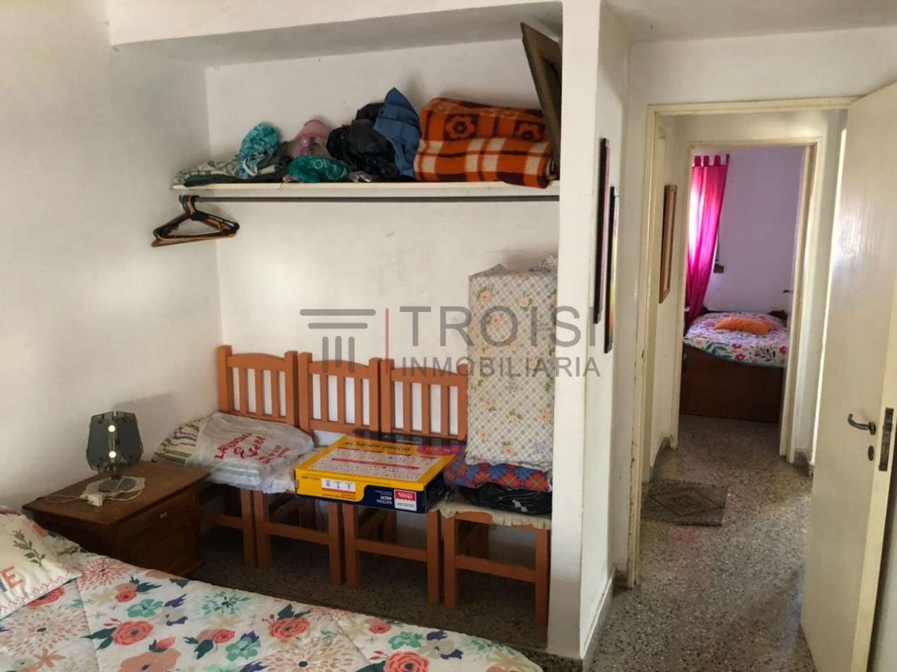 Chalet 3 ambientes - Calle 35 e/ 7 y 8 - V42