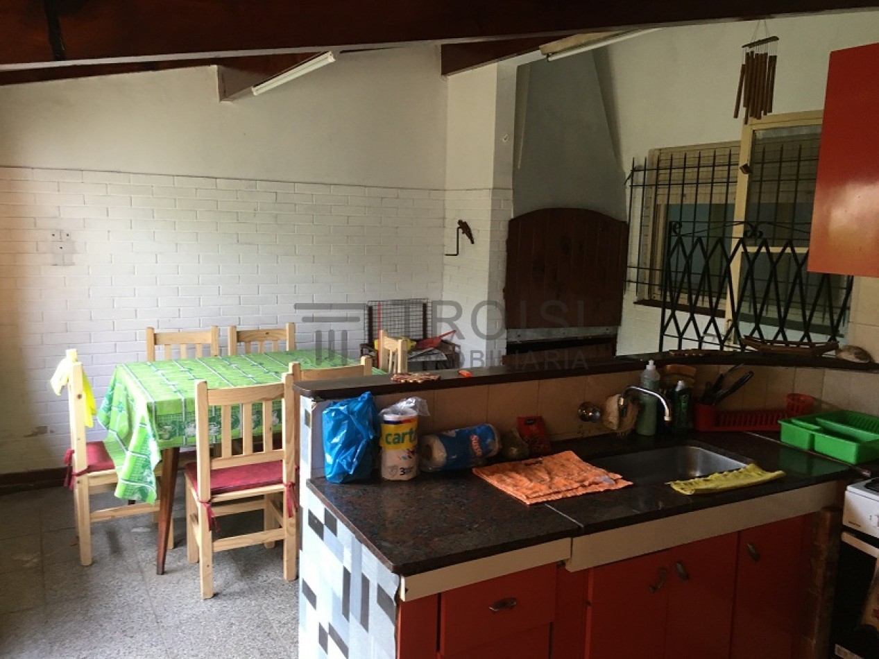 Monoambiente + Chalet 3 ambientes - Calle 30 e/ 5 y 6 - V37