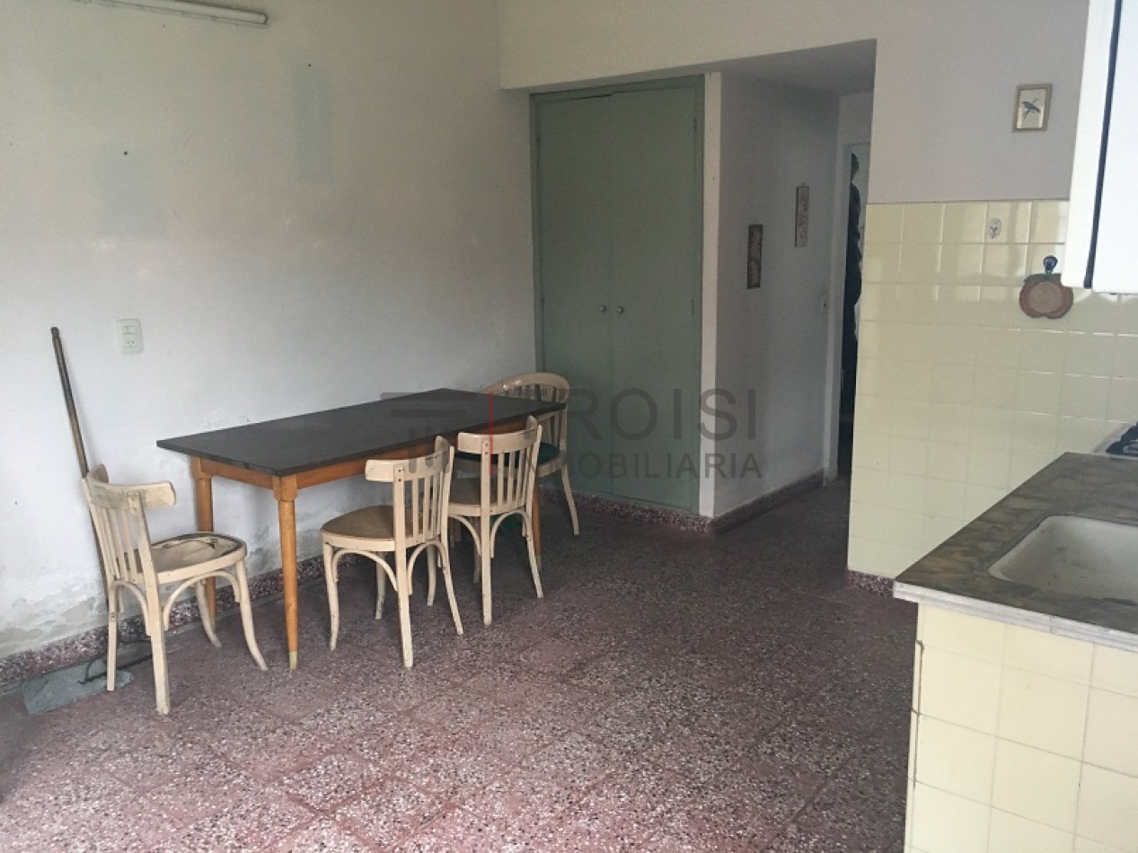 2 Chalets de 2 ambientes - Calle 28 e/5 y 6 - V44