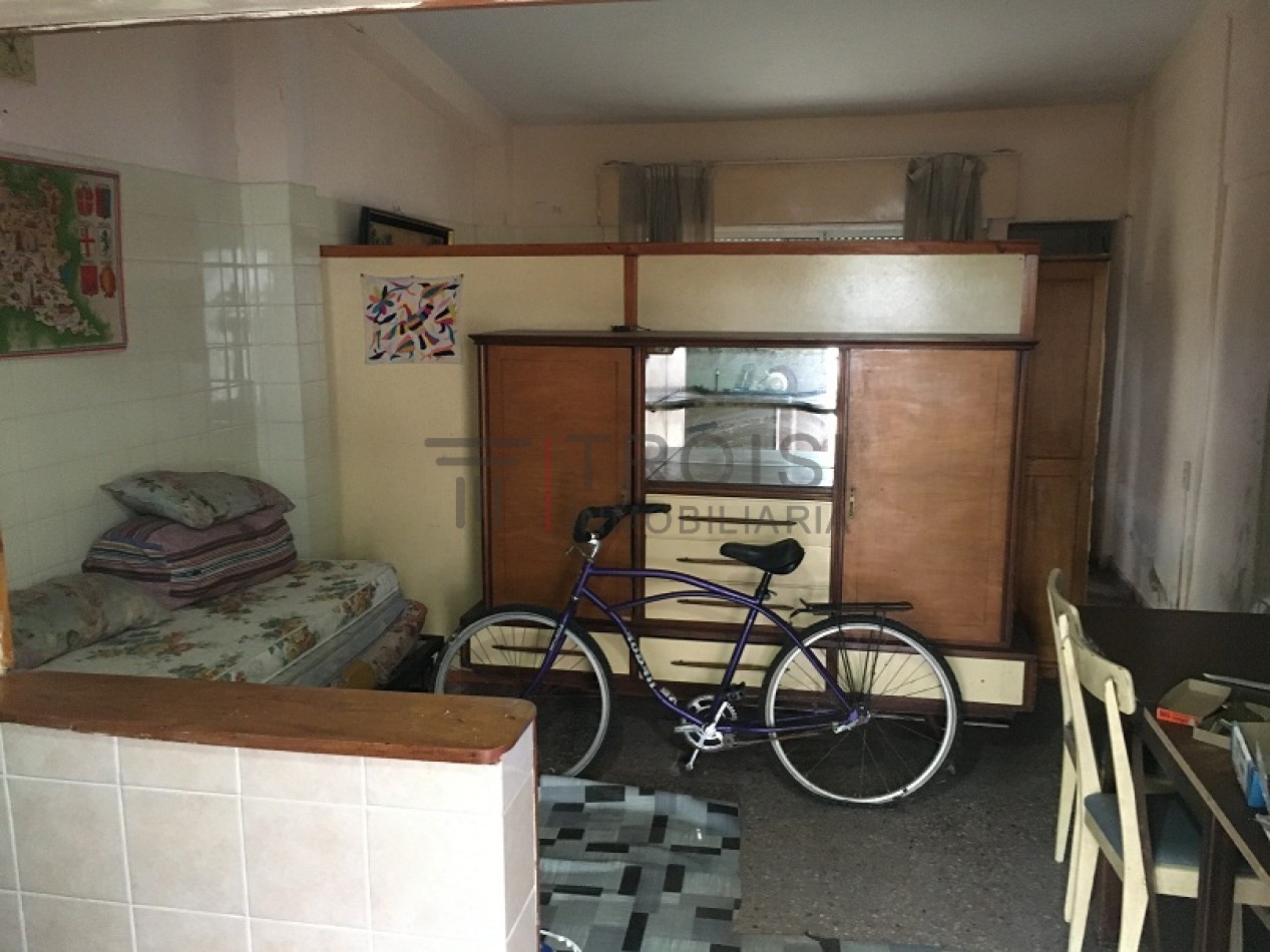 Chalet 3 ambientes + Monoambiente -  Calle 30 e/ 5 y 6 - V37