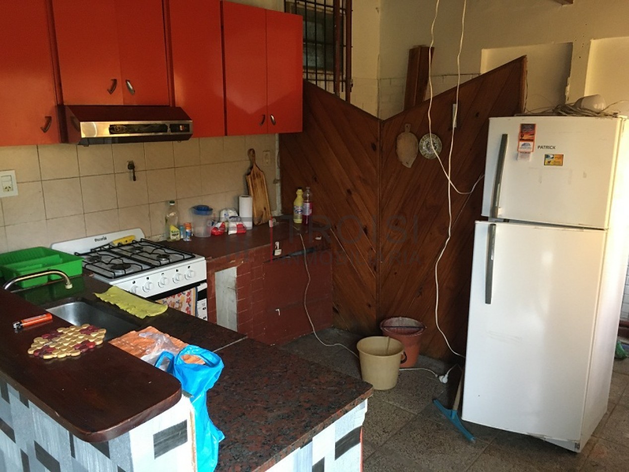 Chalet 3 ambientes + Monoambiente -  Calle 30 e/ 5 y 6 - V37