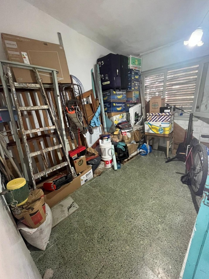 Chalet 4 ambientes - Calle 6 e/29 y 30 - V24