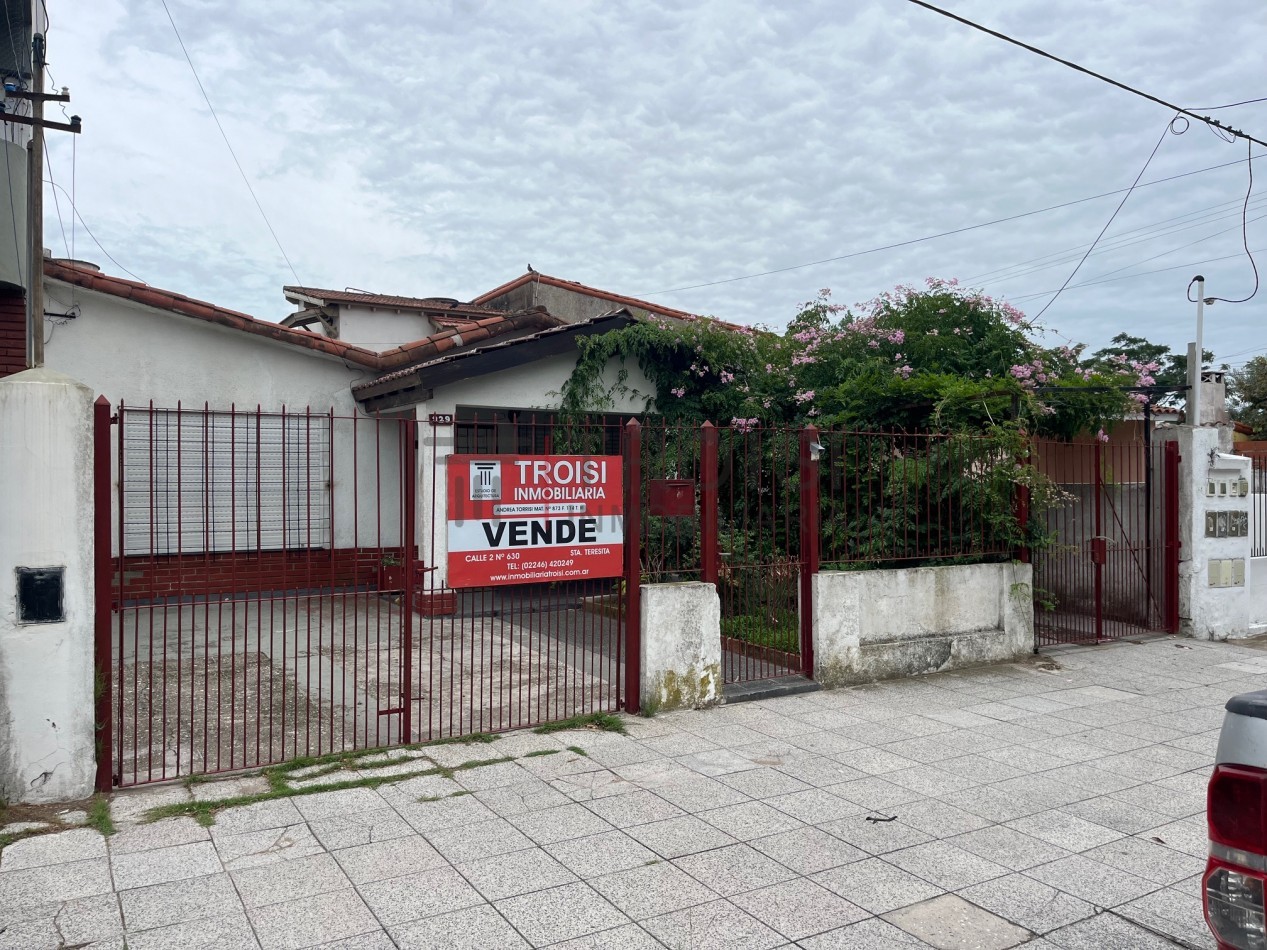 2 Departamentos + Chalet 3 ambientes - Calle 5 e/30 y 31 - V54