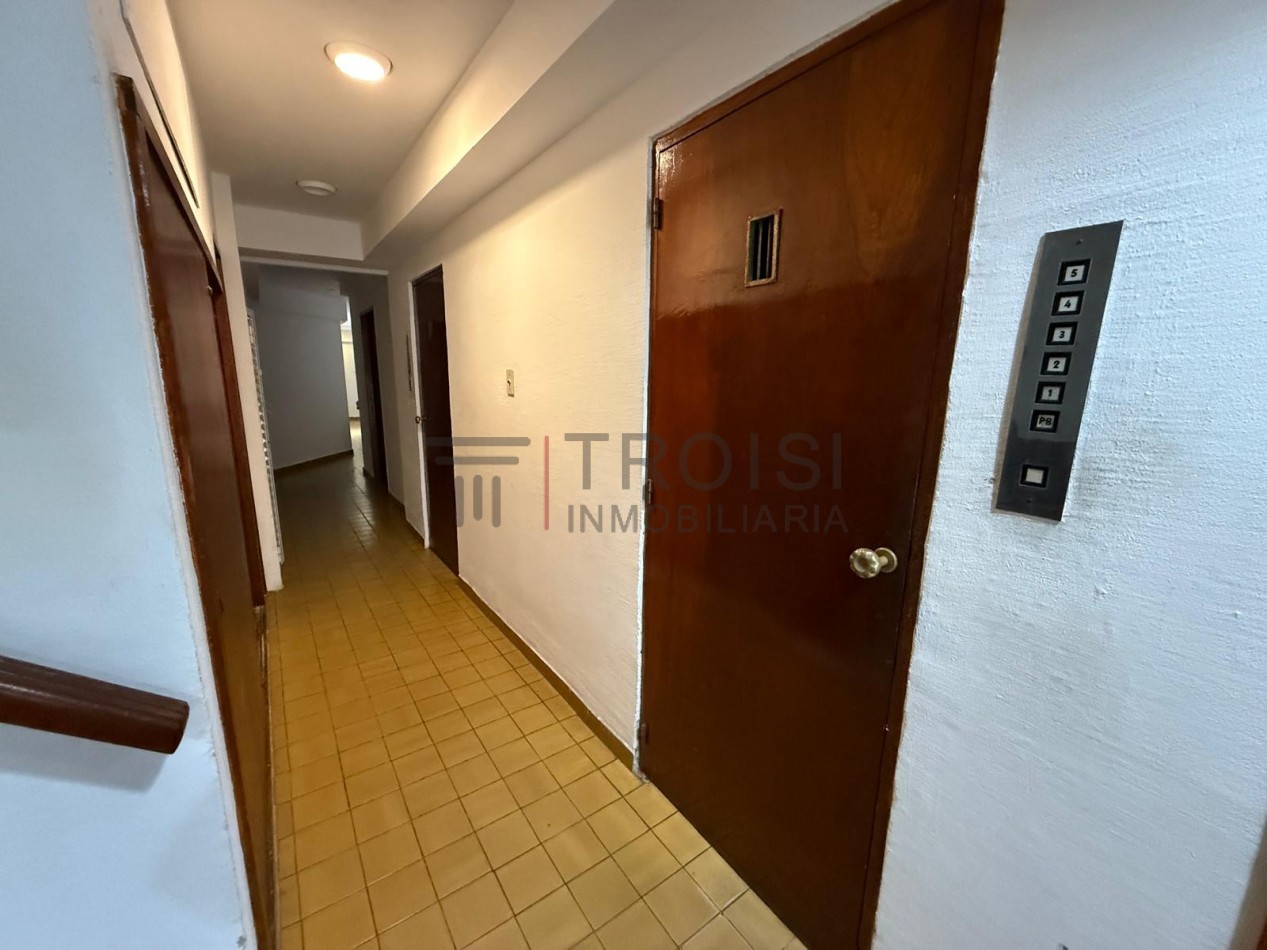 V85 - Depto. 2 ambientes - Calle 2 e/35 y 36