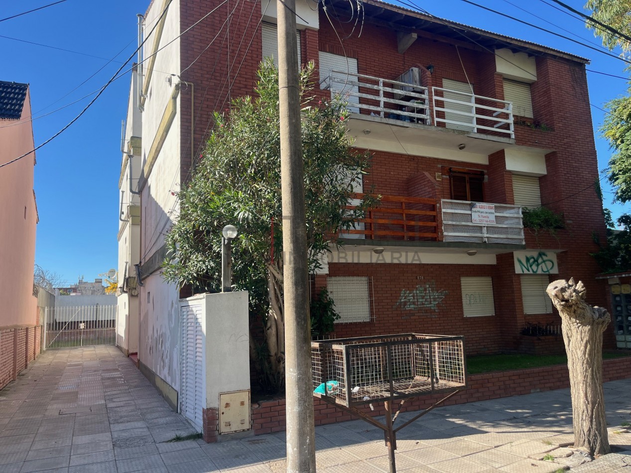 V39 - Depto. 2 ambientes - Calle 5 e/35 y 36