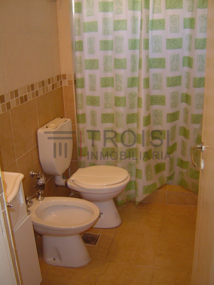 V1 - Chalet 3 ambientes + Depto 2 ambientes - Calle 2 e/ 45 y 46