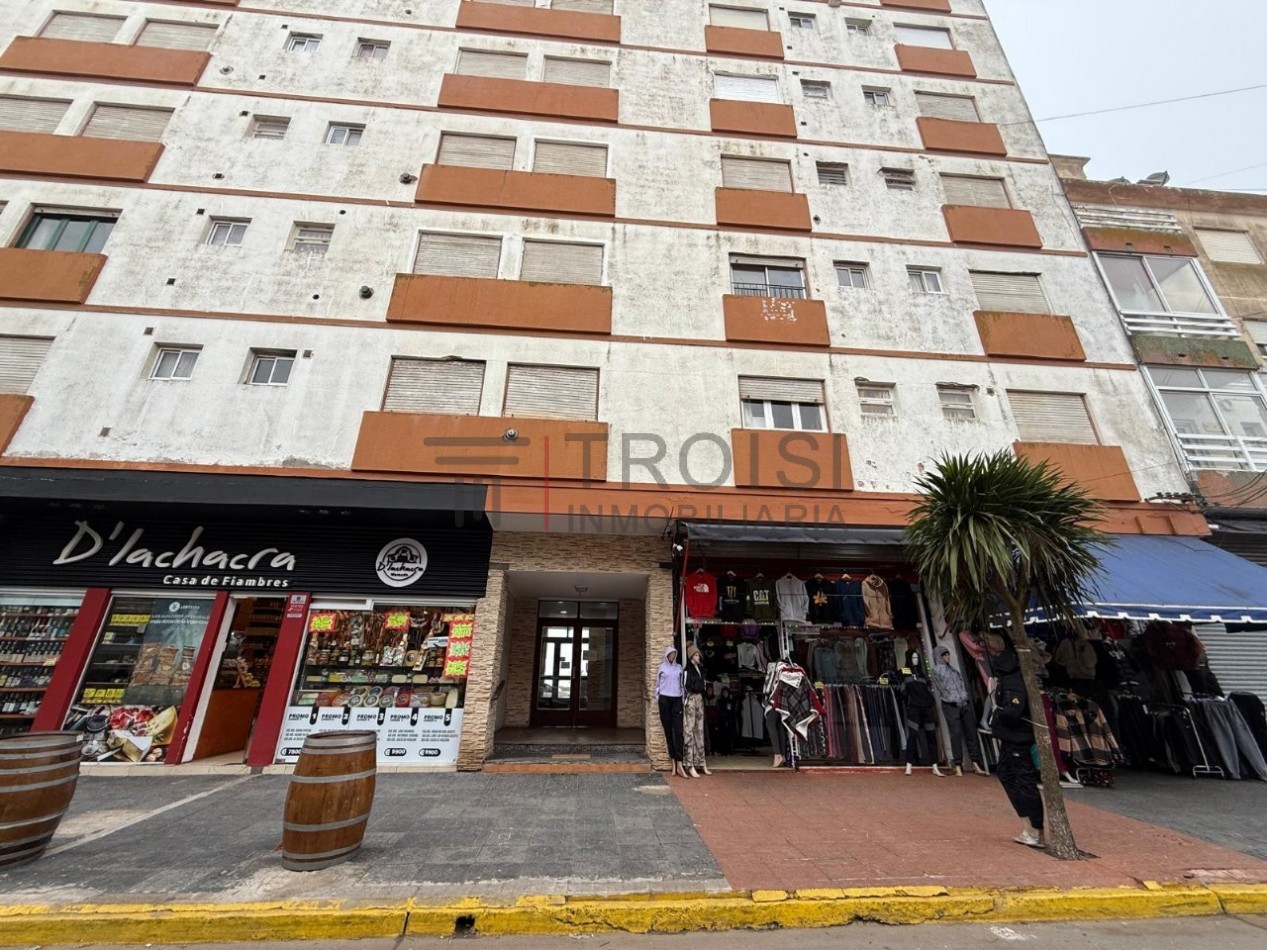 V74 - MONOAMBIENTE - CALLE 2 ESQ. 32