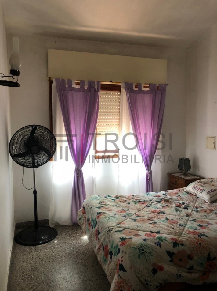 Chalet 3 ambientes - Calle 35 e/ 7 y 8 - V42