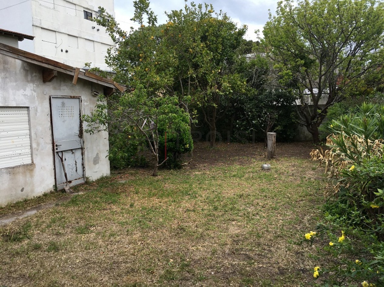 Chalet 3 ambientes + Monoambiente -  Calle 30 e/ 5 y 6 - V37