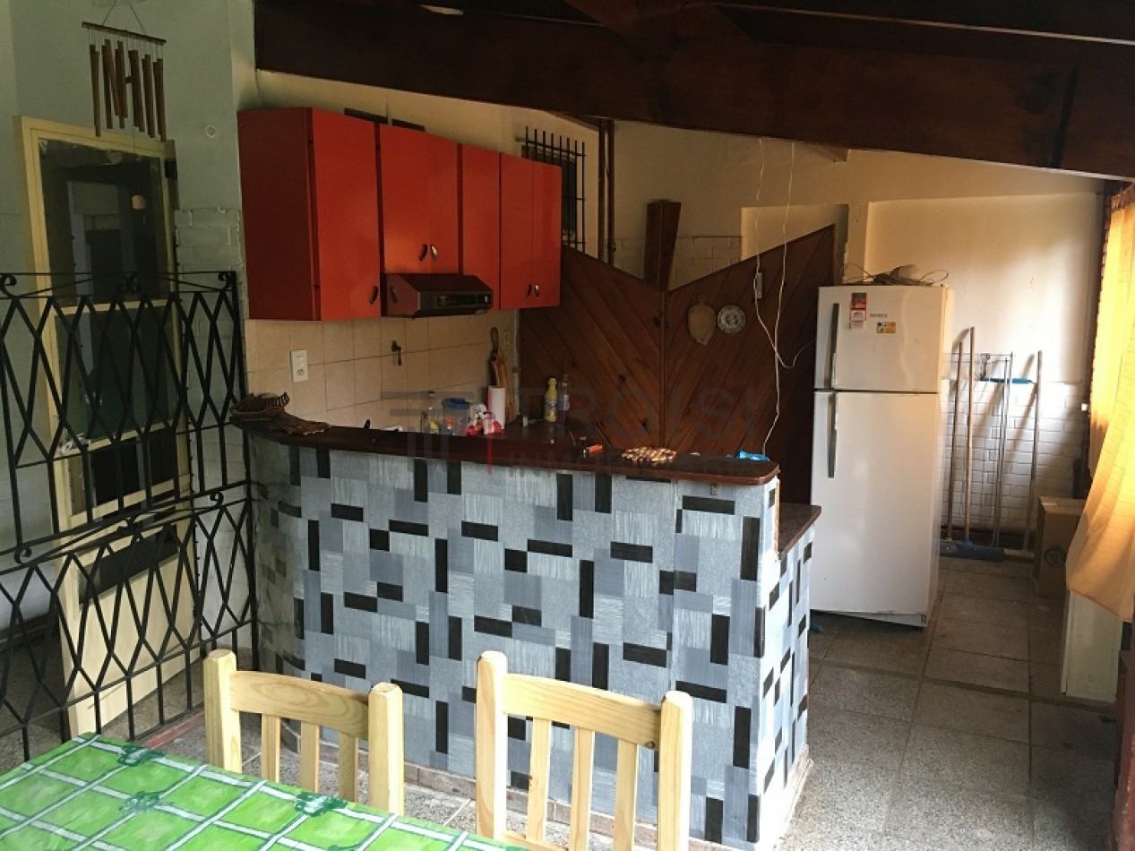 Monoambiente + Chalet 3 ambientes - Calle 30 e/ 5 y 6 - V37