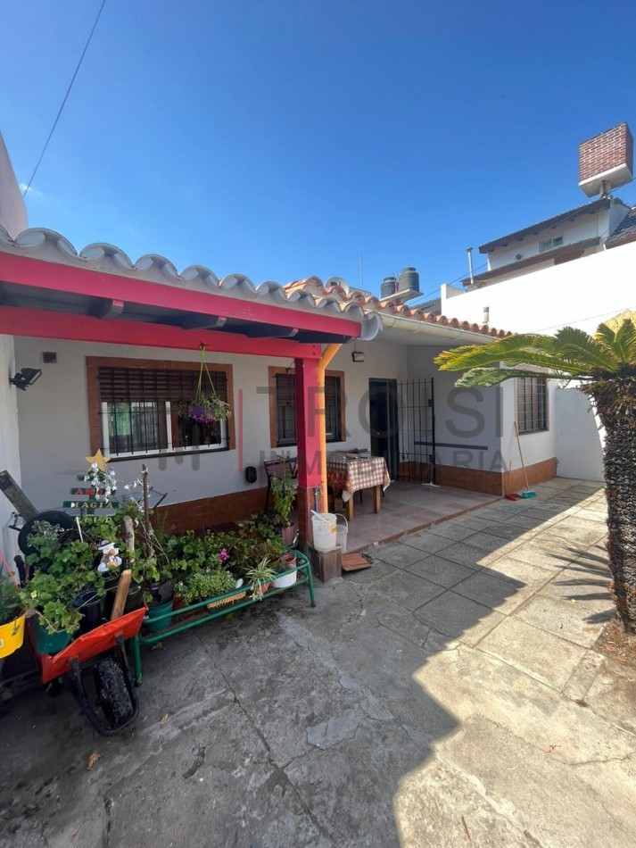 Chalet 4 ambientes - Calle 6 e/29 y 30 - V24