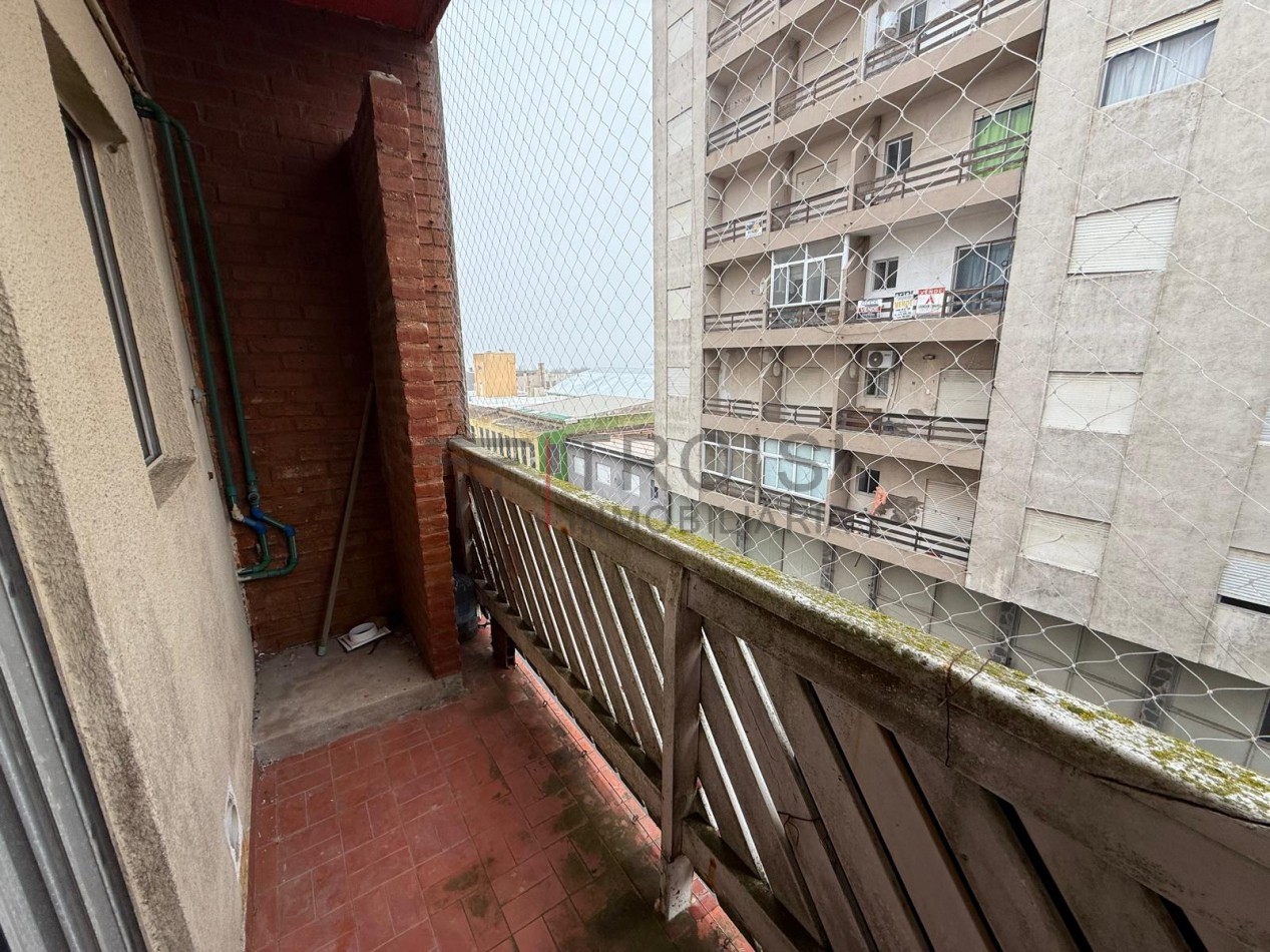 V85 - Depto. 2 ambientes - Calle 2 e/35 y 36