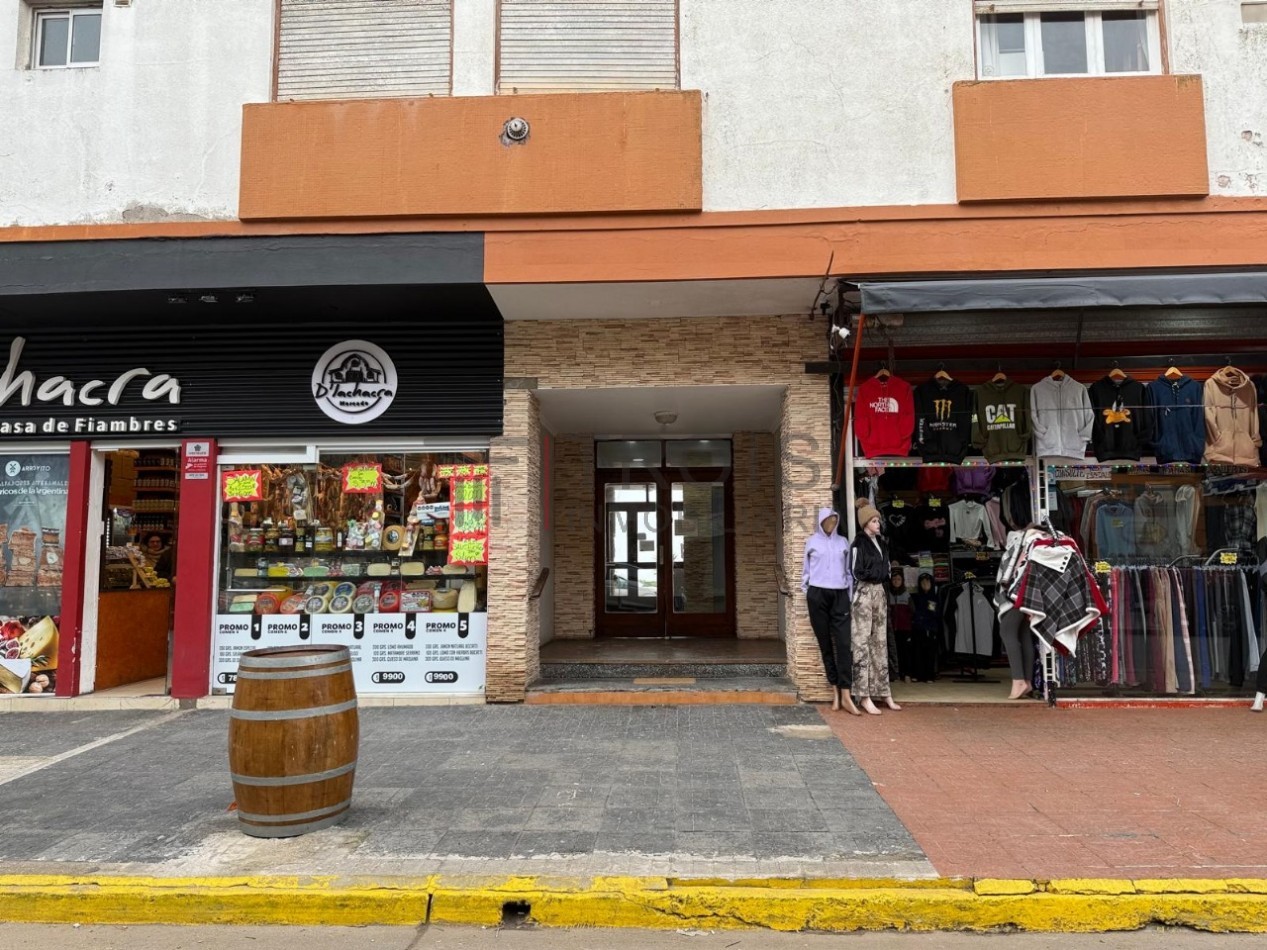 V74 - MONOAMBIENTE - CALLE 2 ESQ. 32