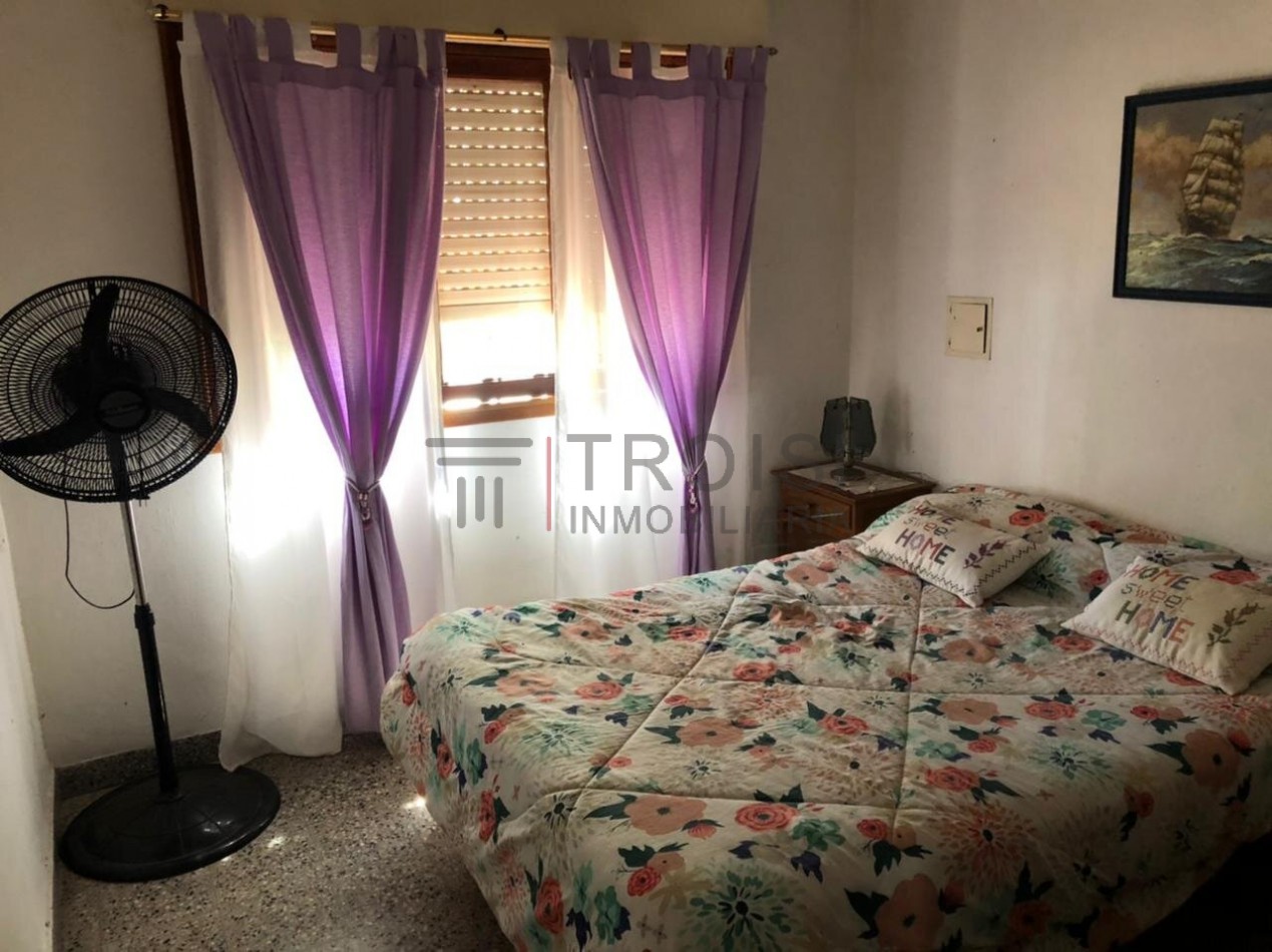 Chalet 3 ambientes - Calle 35 e/ 7 y 8 - V42
