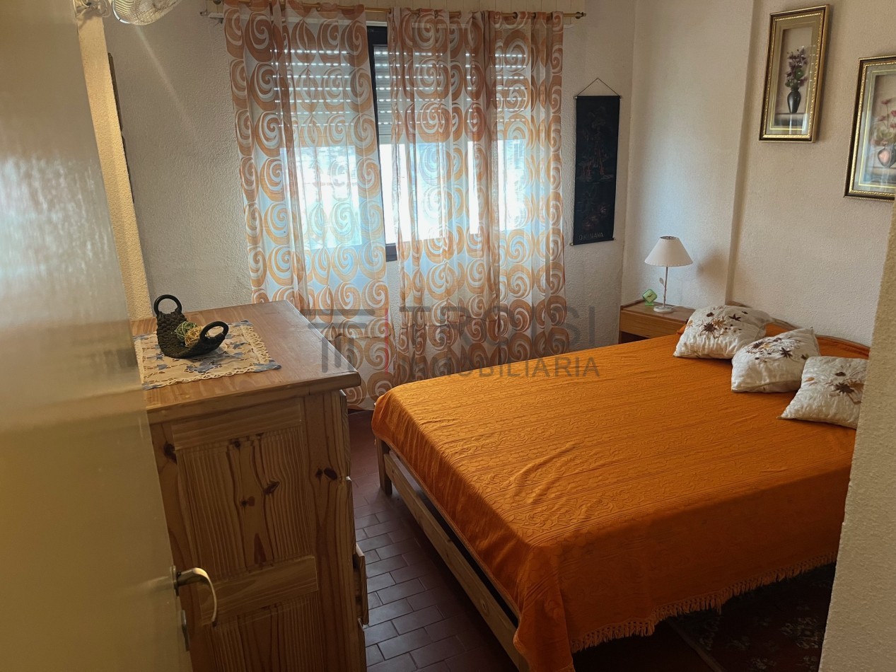 Depto. 2 ambientes - Calle 33 e/2 y 3 - V52