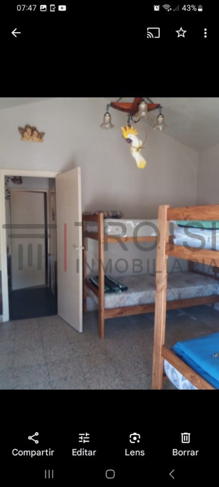 Chalet 3 ambientes + 2 departamentos  - Calle 5 e/30 y 31 - V54