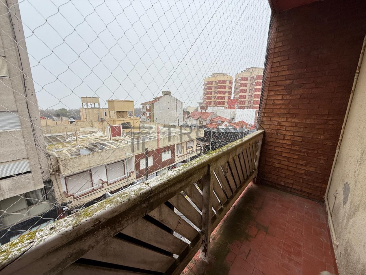 V85 - Depto. 2 ambientes - Calle 2 e/35 y 36