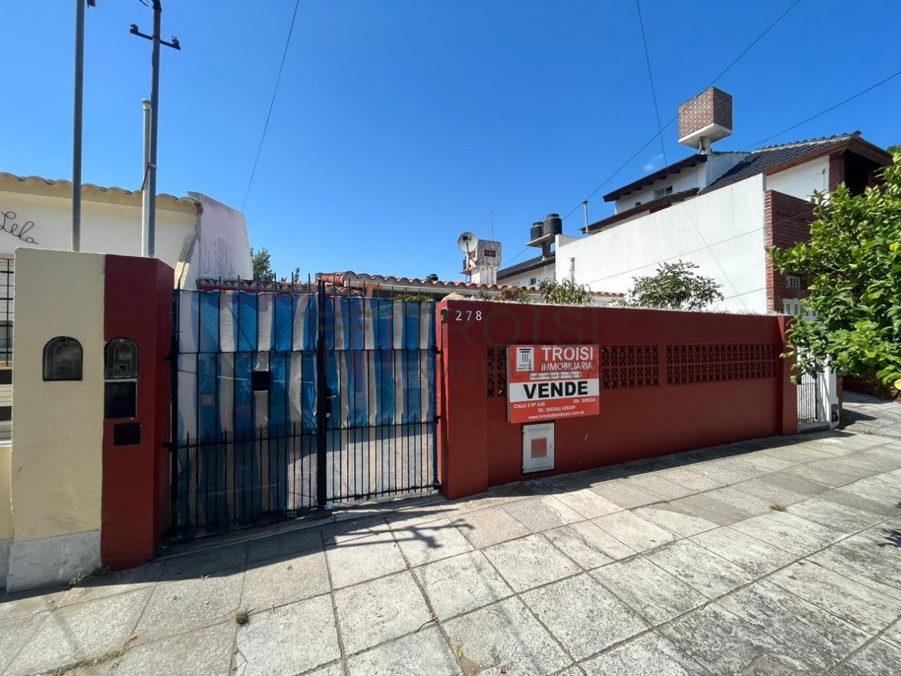 Chalet 4 ambientes - Calle 6 e/29 y 30 - V24