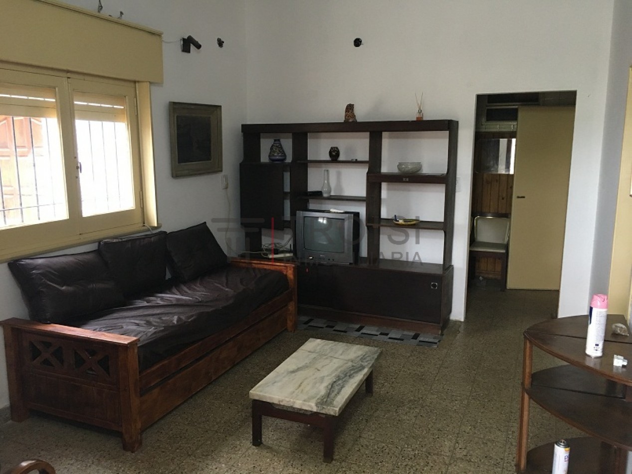 Chalet 3 ambientes + Monoambiente -  Calle 30 e/ 5 y 6 - V37