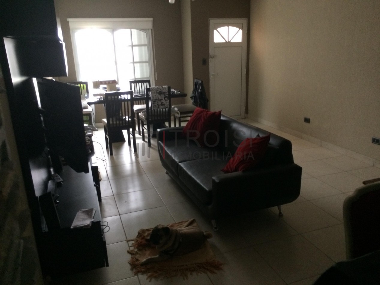 Duplex 4 ambientes - Calle Mendoza 582, Barrio Santa Teresita sobre el Monte - Mendoza 