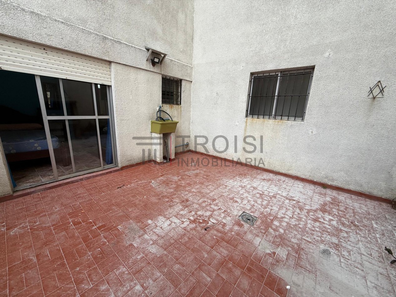 V6 - Depto. 2 ambientes - Calle 2 e/35 y 36