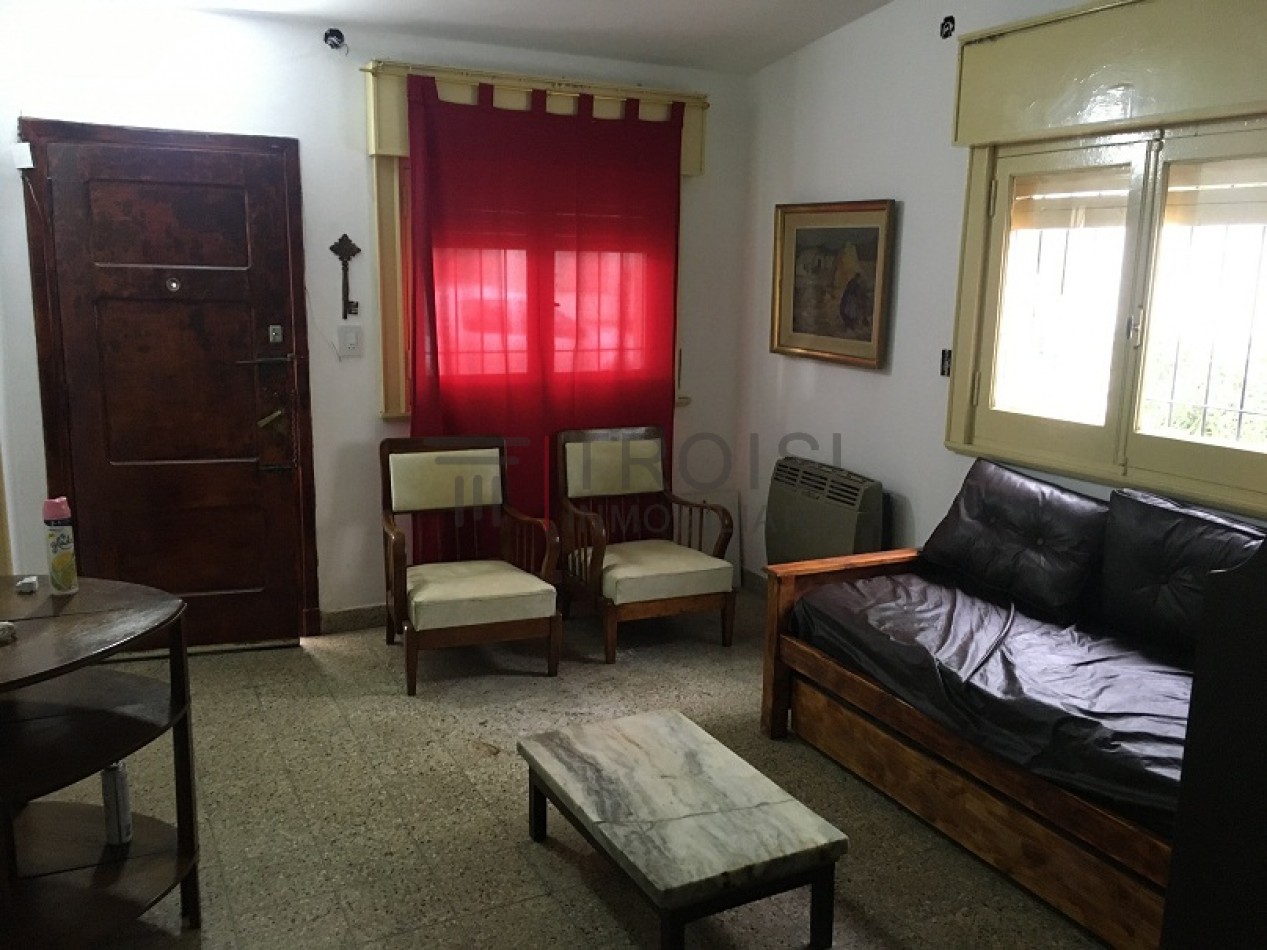 Chalet 3 ambientes + Monoambiente -  Calle 30 e/ 5 y 6 - V37