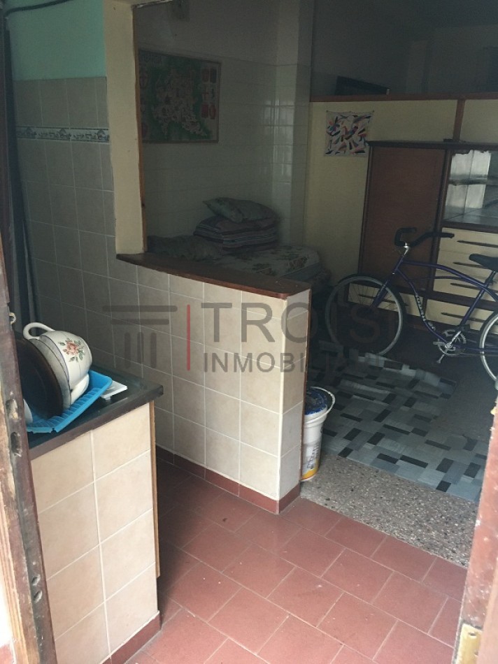 Chalet 3 ambientes + Monoambiente -  Calle 30 e/ 5 y 6 - V37