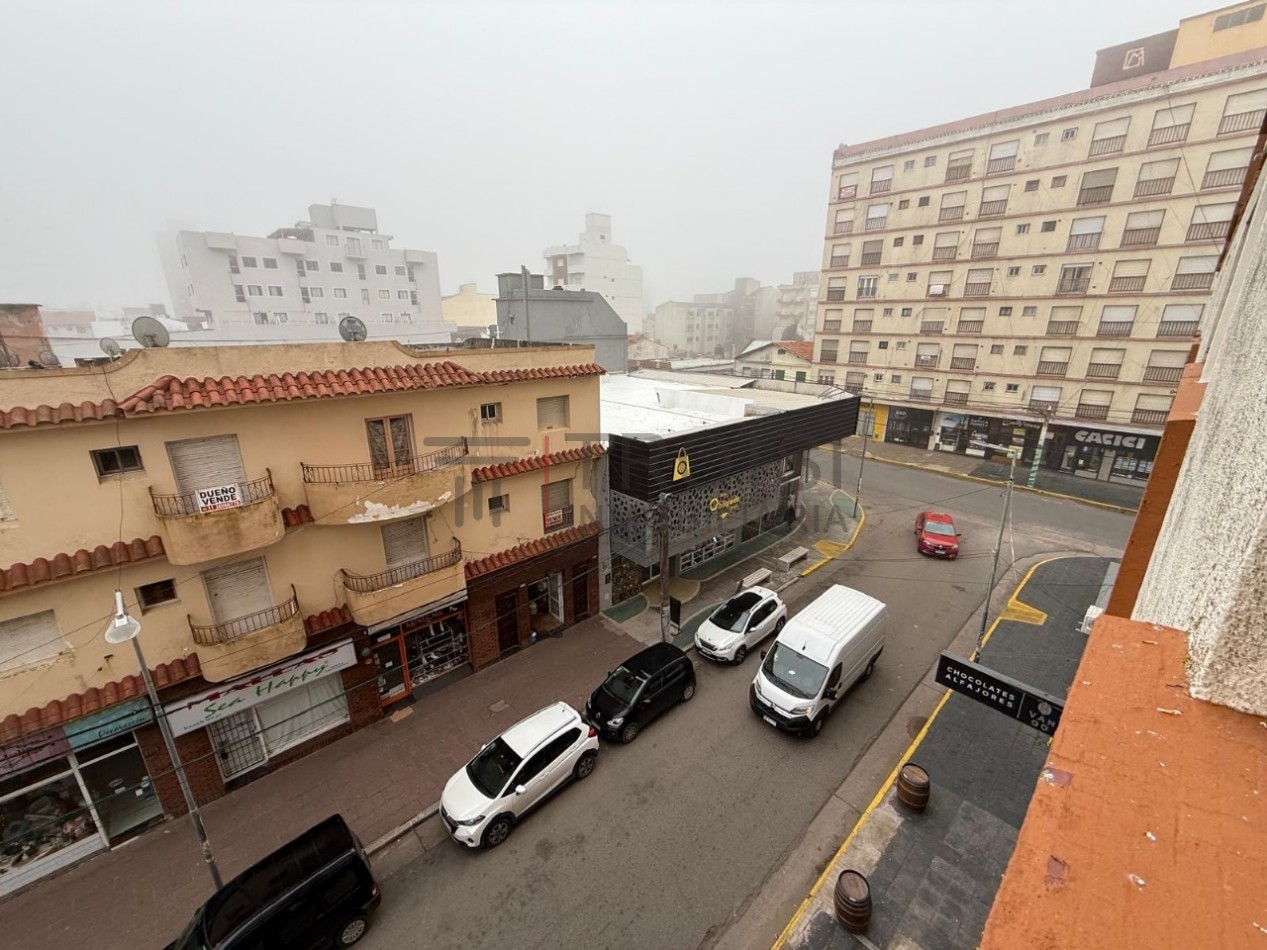 V74 - MONOAMBIENTE - CALLE 2 ESQ. 32