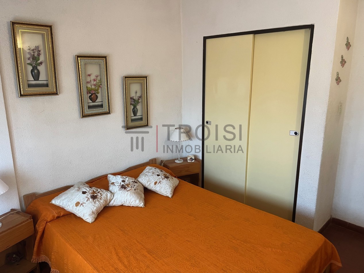 Depto. 2 ambientes - Calle 33 e/2 y 3 - V52