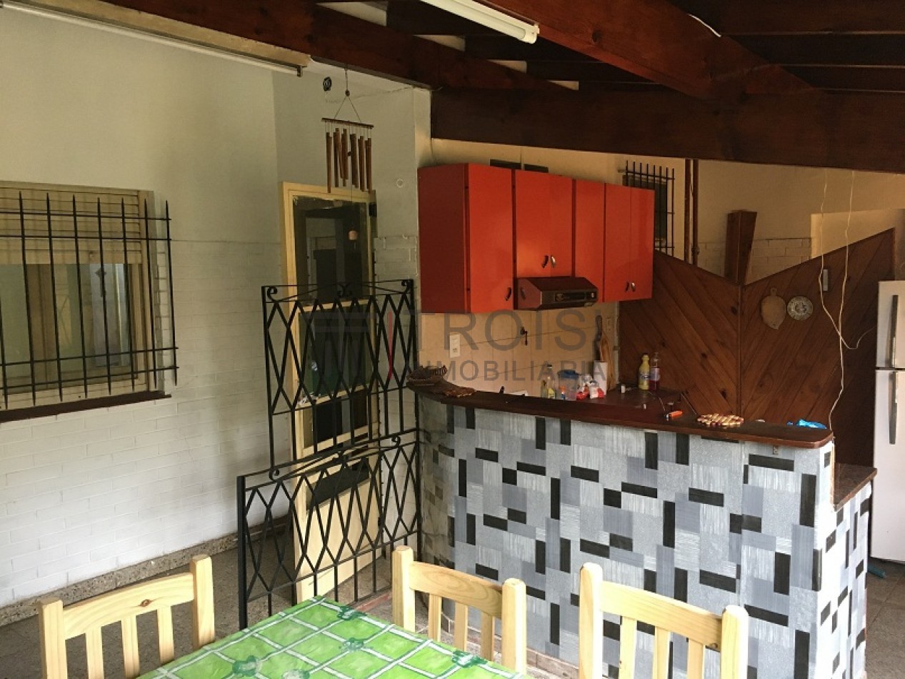 Monoambiente + Chalet 3 ambientes - Calle 30 e/ 5 y 6 - V37