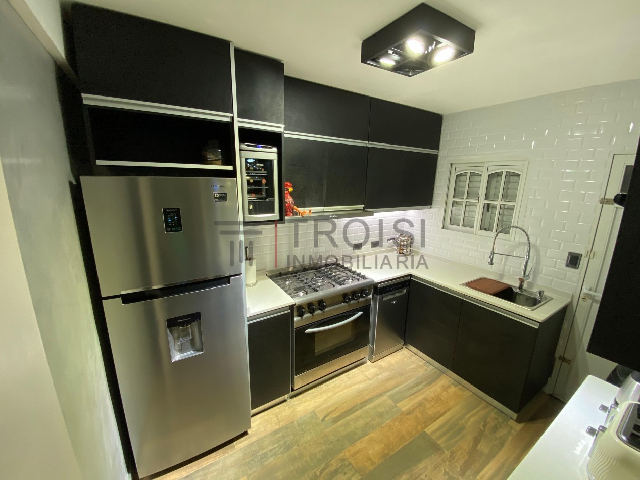 Duplex 4 ambientes - Calle Mendoza 582, Barrio Santa Teresita sobre el Monte - Mendoza 