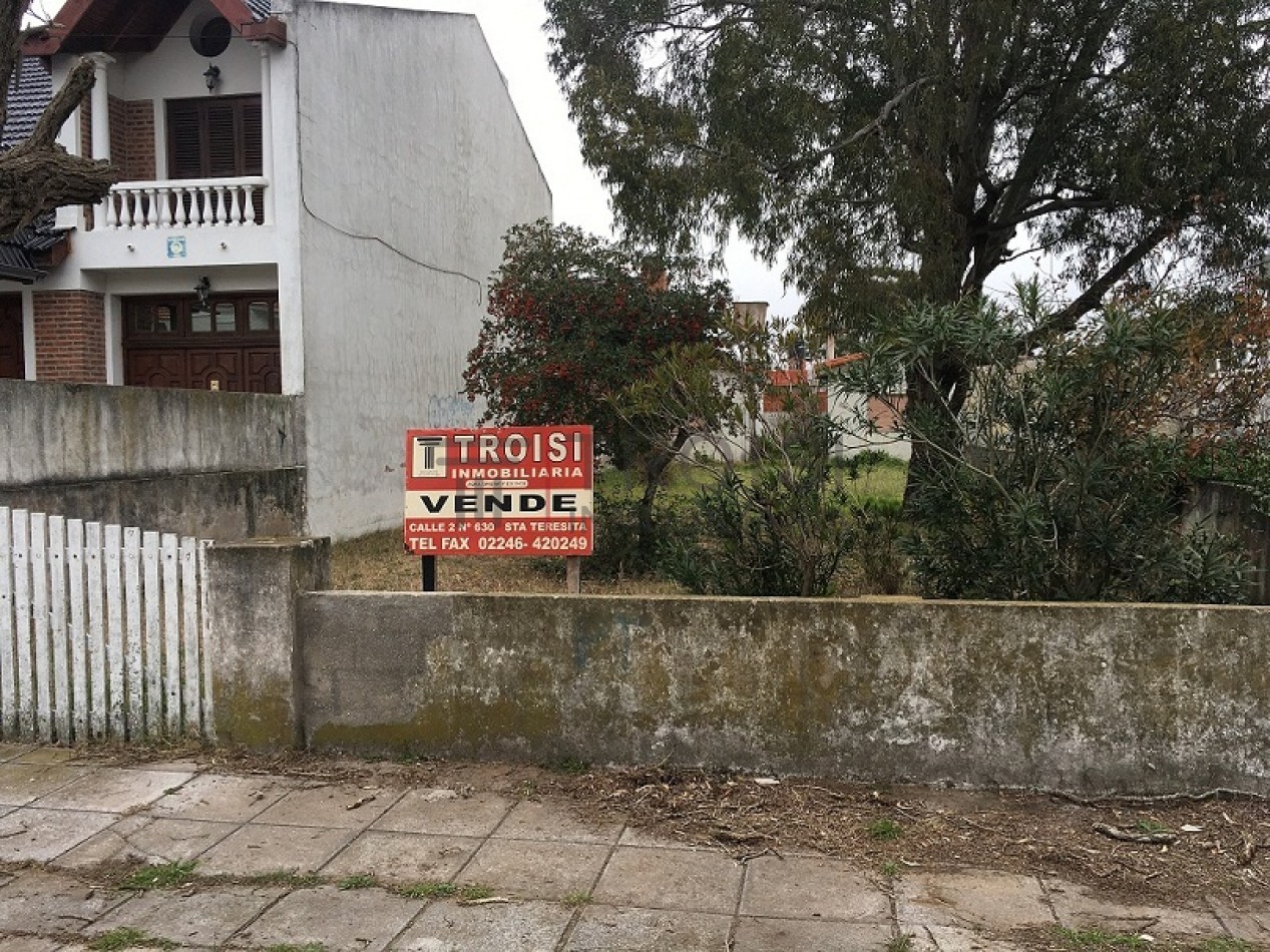 2 Chalets de 2 ambientes - Calle 28 e/5 y 6 - V44