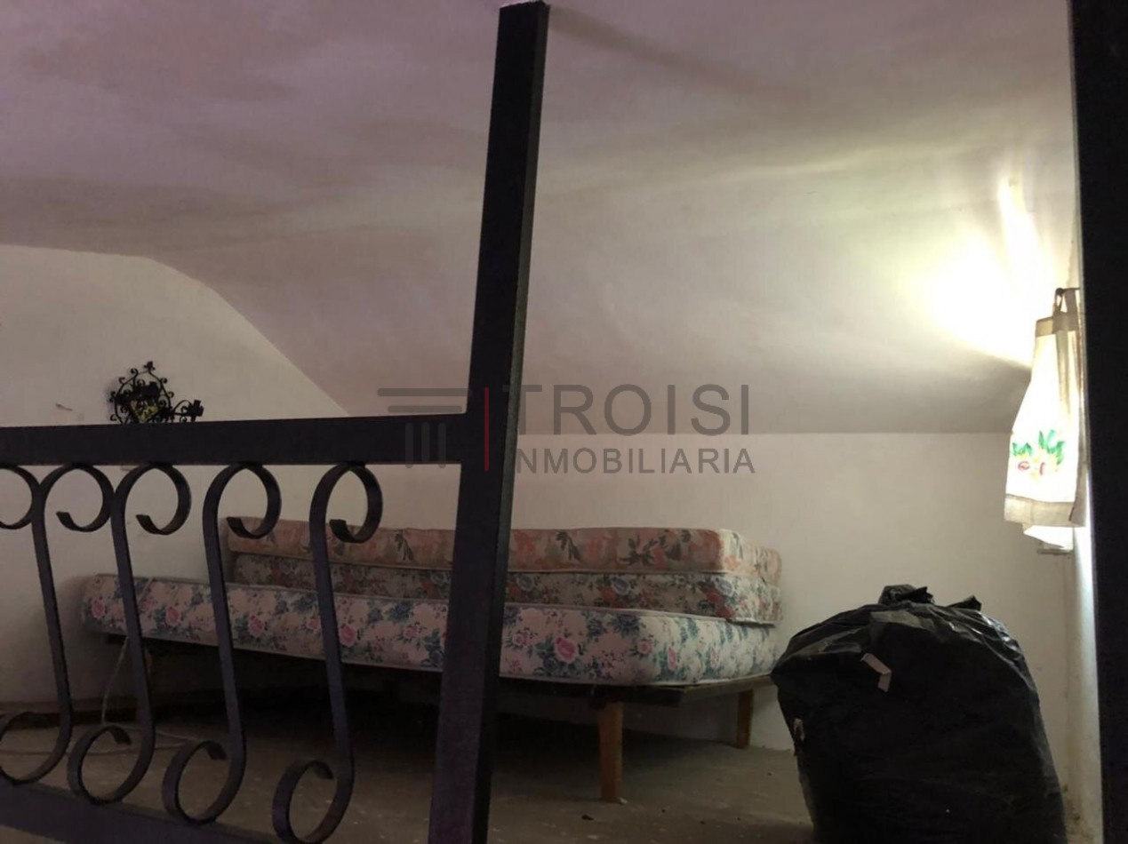 Chalet 3 ambientes - Calle 35 e/ 7 y 8 - V42