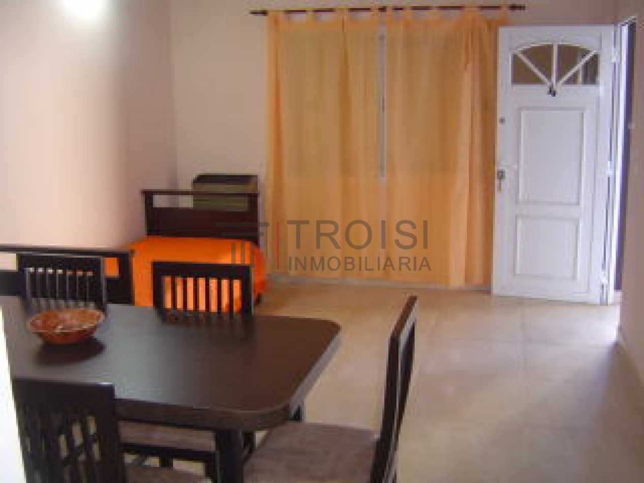 644 - Chalet de 3 ambientes - Calle 64 e/1 y 2