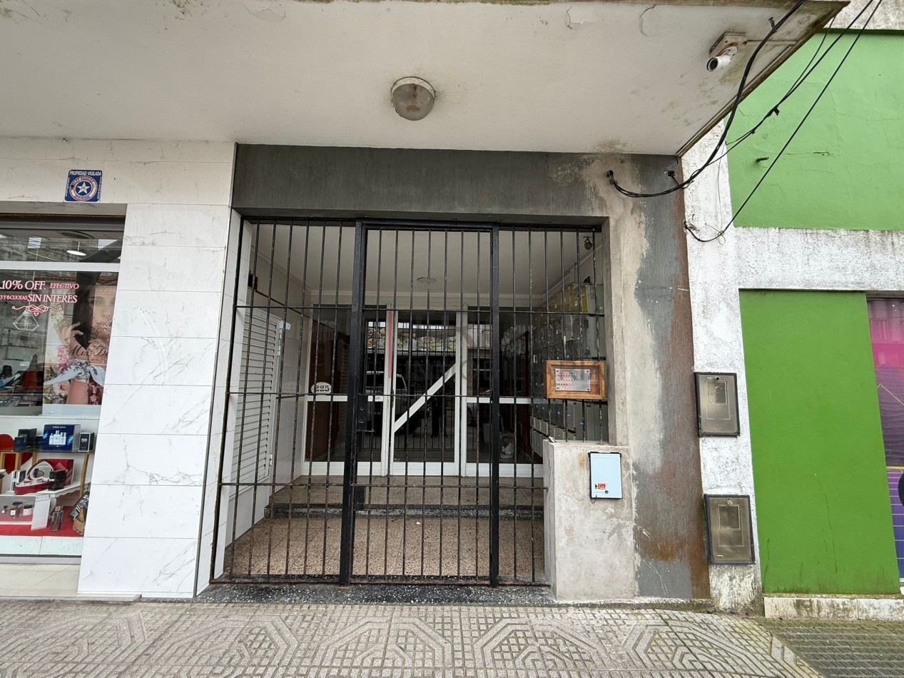 V71 - Depto. 2 ambientes - Calle 33 e/ 2 y 3