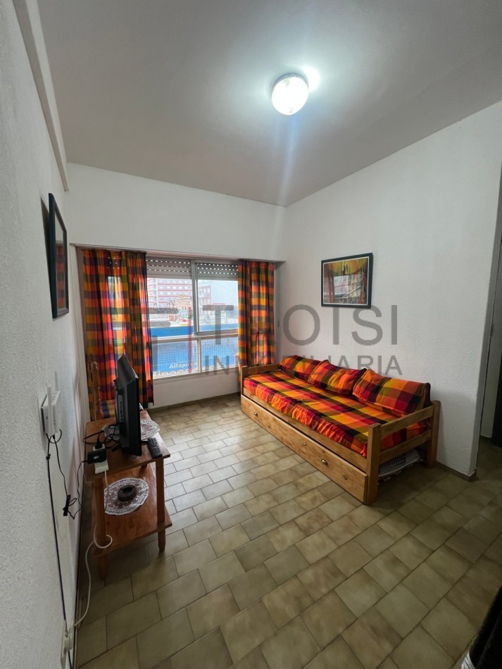 V17 - DEPARTAMENTO - 2 AMBIENTES - Calle 34 N°202 Esq. 2 - 2° piso