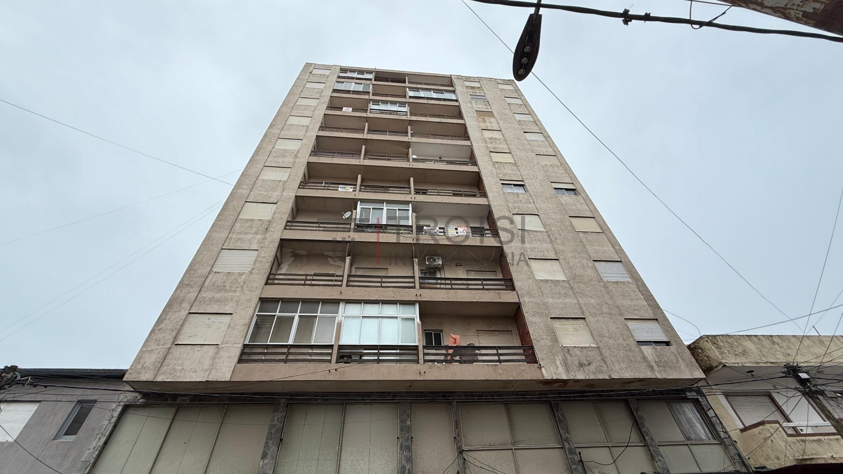 V31 - Depto. 2 ambientes - Calle 2 e/35 y 36