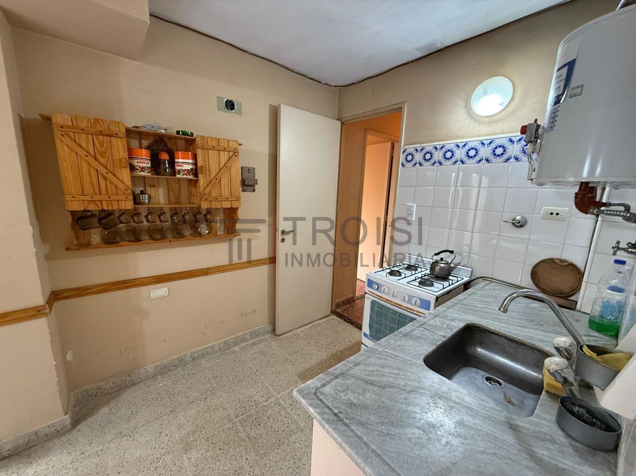 V12 - Depto. 2 ambientes - Calle 35 e/2 y 3