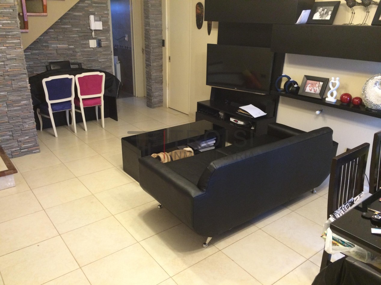 Duplex 4 ambientes - Calle Mendoza 582, Barrio Santa Teresita sobre el Monte - Mendoza 