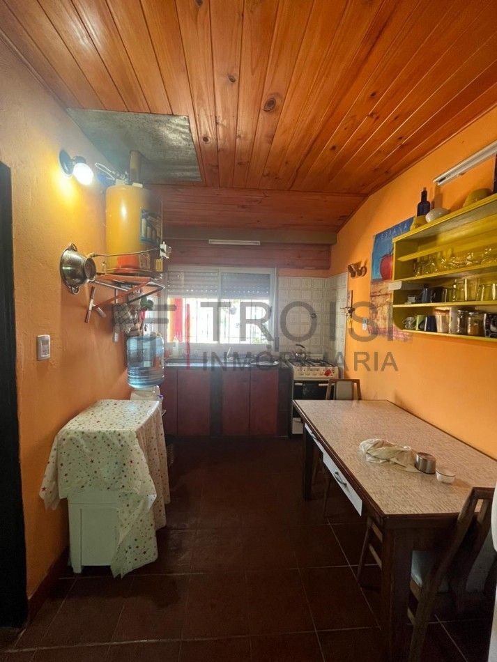 Chalet 4 ambientes - Calle 6 e/29 y 30 - V24