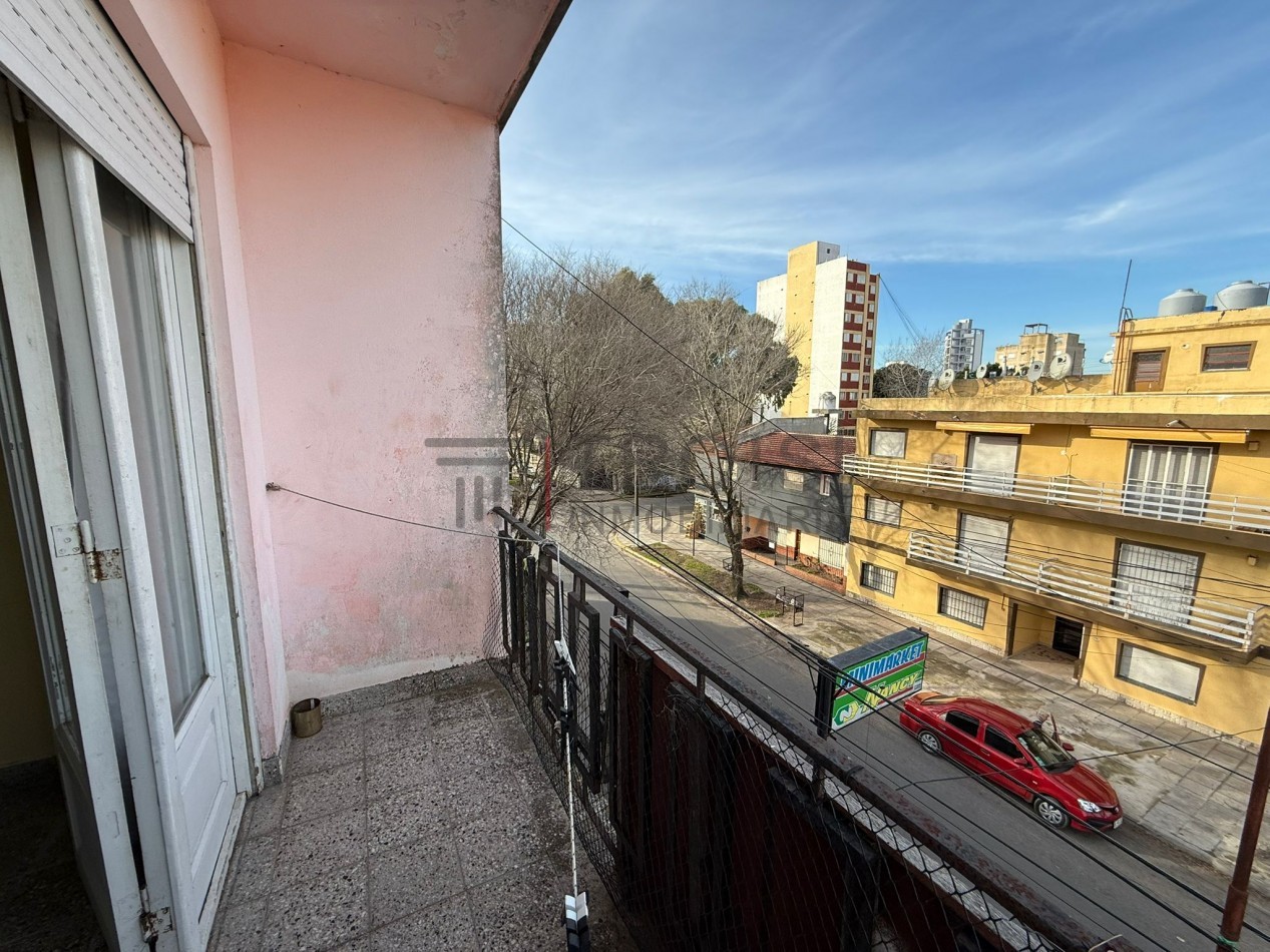 V8 - Depto. 2 ambientes - Calle 4 e/ 34 y 35