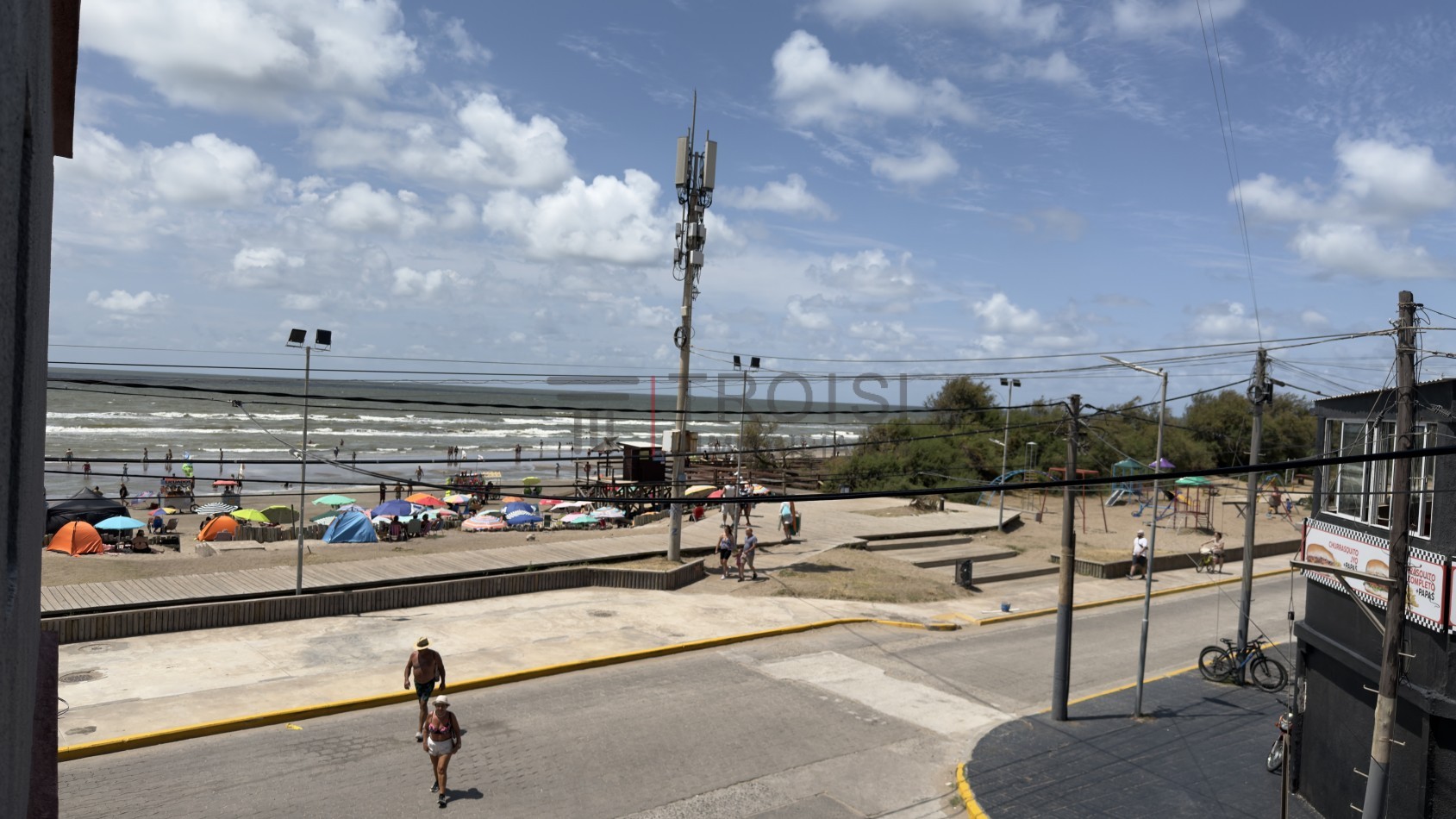 V23 - Depto. 2 ambientes con vista lateral al mar - Calle 33 esq. 2