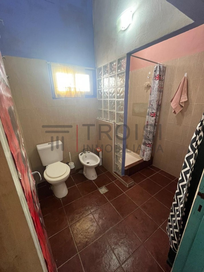 Chalet 4 ambientes - Calle 6 e/29 y 30 - V24