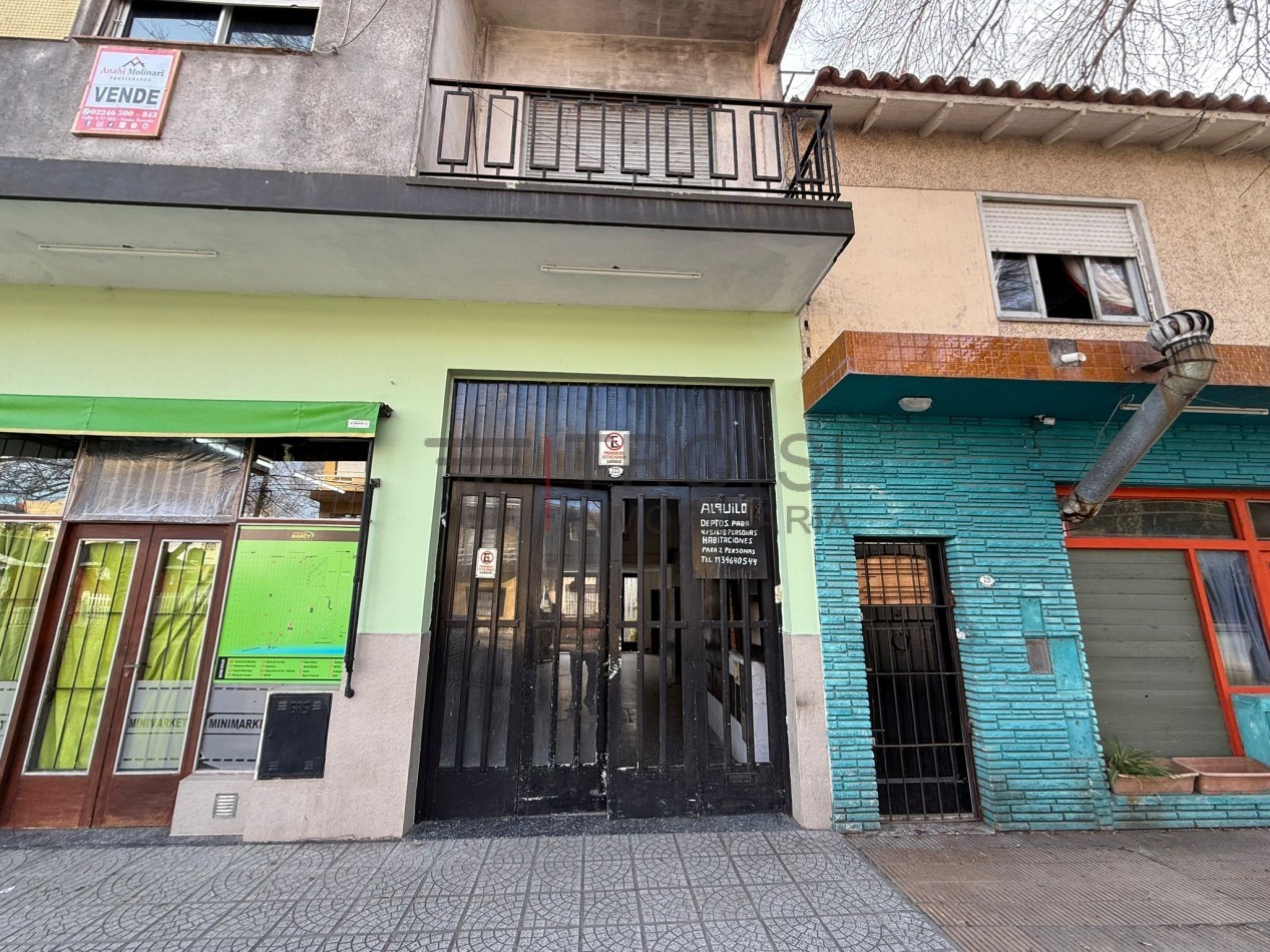 V8 - Depto. 2 ambientes - Calle 4 e/ 34 y 35
