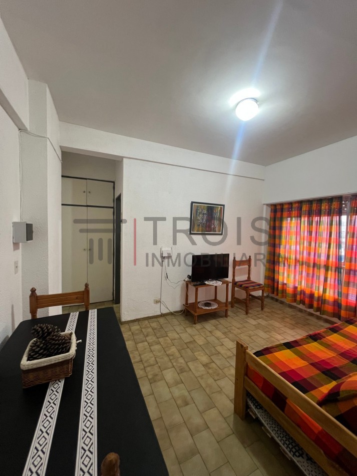 V17 - DEPARTAMENTO - 2 AMBIENTES - Calle 34 N°202 Esq. 2 - 2° piso
