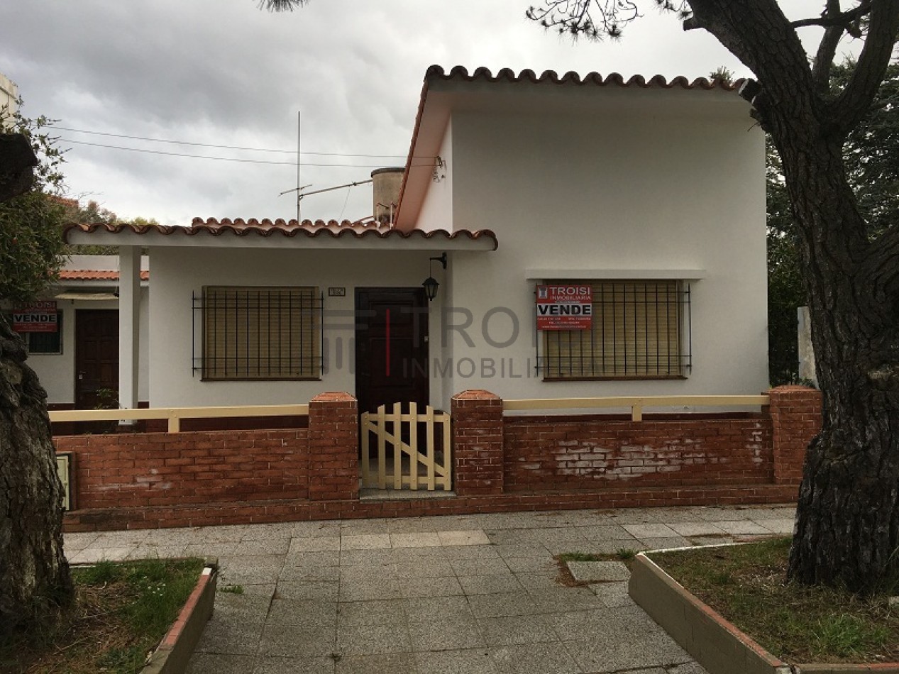 Chalet 3 ambientes + Monoambiente -  Calle 30 e/ 5 y 6 - V37