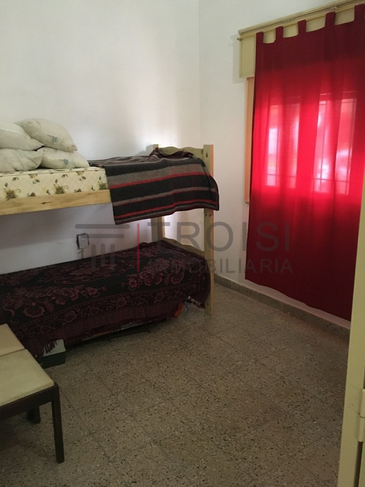 Chalet 3 ambientes + Monoambiente -  Calle 30 e/ 5 y 6 - V37