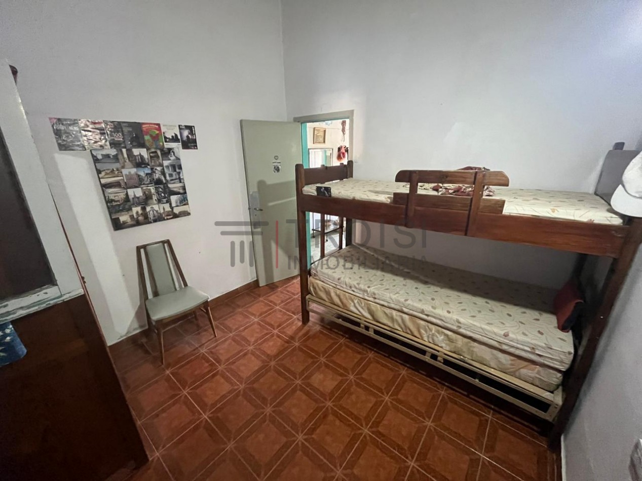 Chalet 4 ambientes - Calle 6 e/29 y 30 - V24
