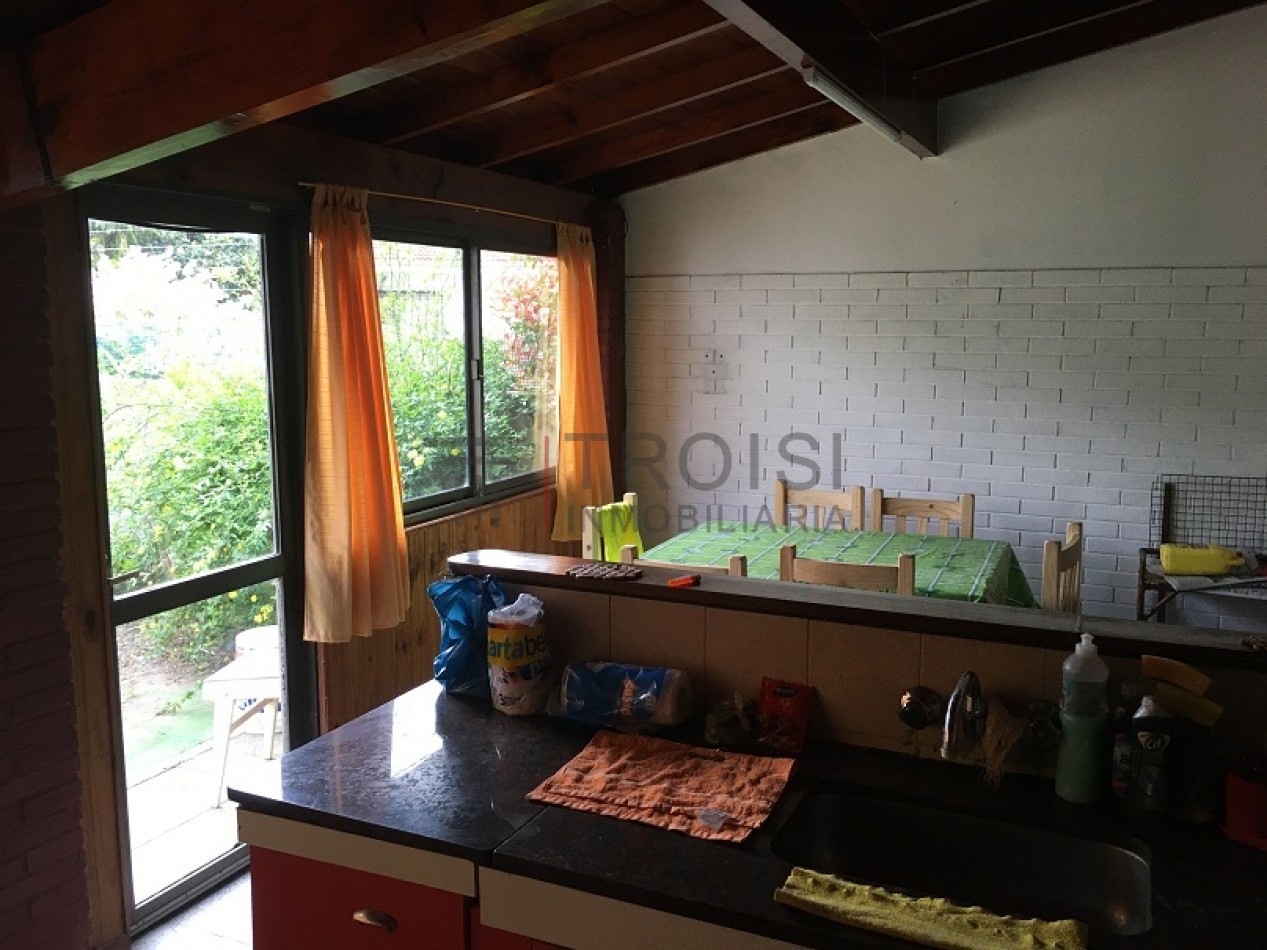 Monoambiente + Chalet 3 ambientes - Calle 30 e/ 5 y 6 - V37